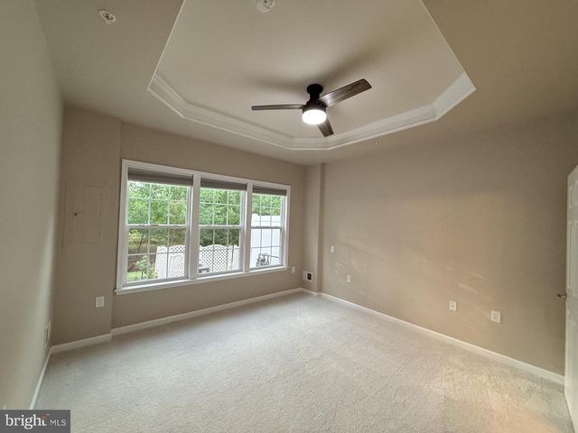 213 LONG POINT DR, Fredericksburg, VA 22406