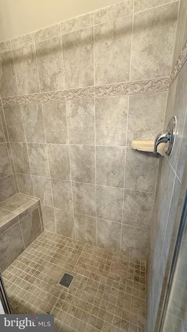 213 LONG POINT DR, Fredericksburg, VA 22406