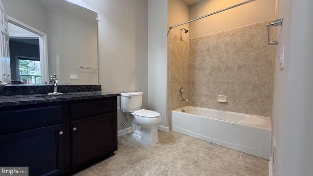 213 LONG POINT DR, Fredericksburg, VA 22406