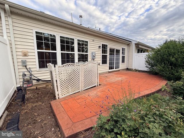 213 LONG POINT DR, Fredericksburg, VA 22406