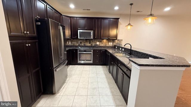 213 LONG POINT DR, Fredericksburg, VA 22406