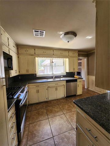 2514 NW 46th Street, Oklahoma City, OK 73112