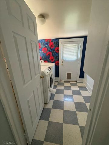 330 W Whiting Avenue, Fullerton, CA 92832