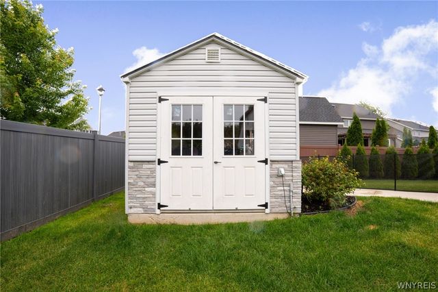 132 Boxelder Lane, Amherst, NY 14228