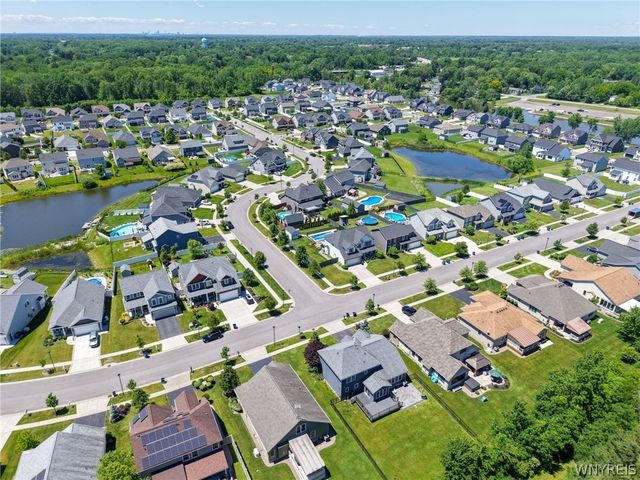 132 Boxelder Lane, Amherst, NY 14228