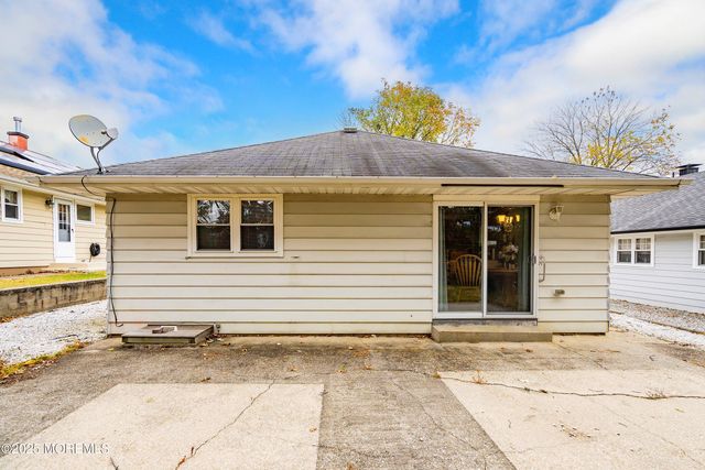 1645 Mount Everest Lane, Toms River, NJ 08753