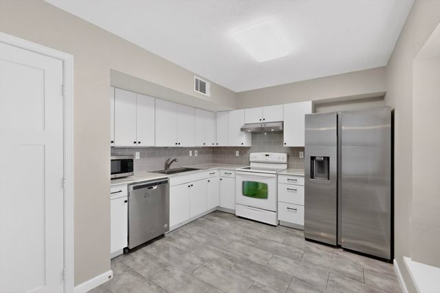 5613 Powers Street, The Colony, TX 75056