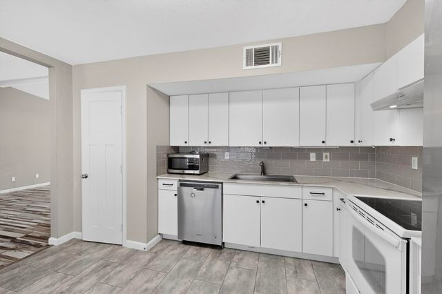 5613 Powers Street, The Colony, TX 75056