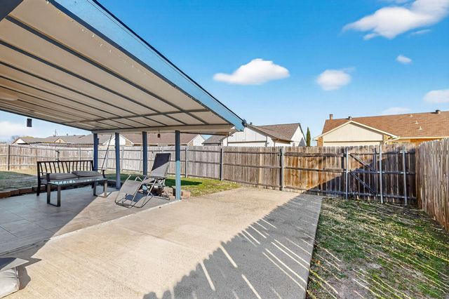 5613 Powers Street, The Colony, TX 75056