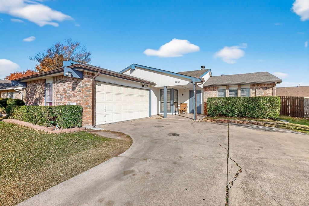 5613 Powers Street, The Colony, TX 75056