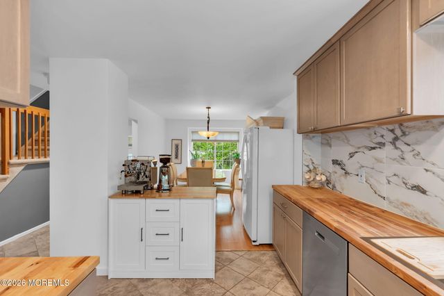 81 Ortley Court, Matawan, NJ 07747