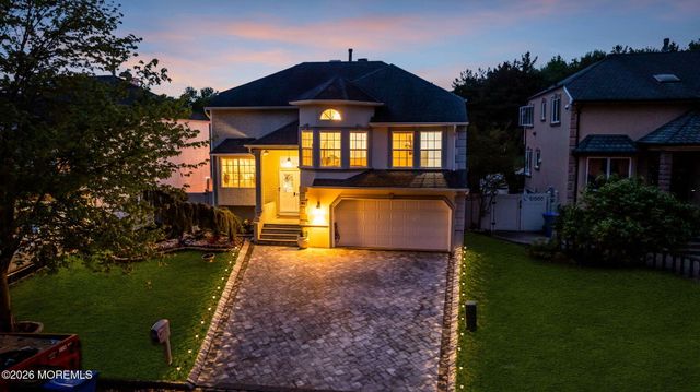 81 Ortley Court, Matawan, NJ 07747