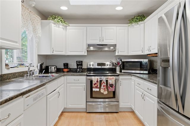 365 Maple Street, Warwick, RI 02888