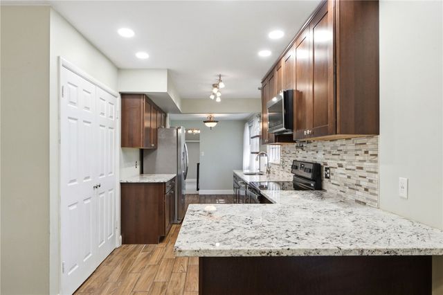 418 Zimmer Drive, Fairborn, OH 45324