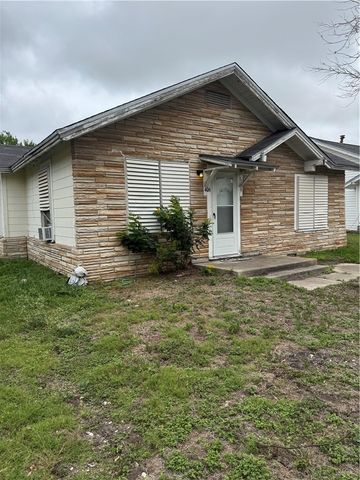 406 Mathis St, Taft, TX 78390