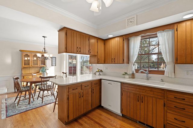 8423 Harrison Avenue, Munster, IN 46321