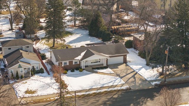 8423 Harrison Avenue, Munster, IN 46321