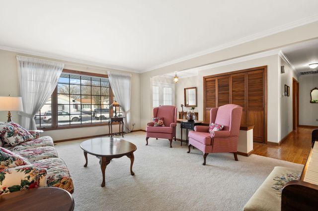 8423 Harrison Avenue, Munster, IN 46321