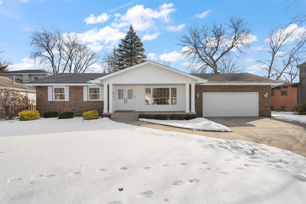 8423 Harrison Avenue, Munster, IN 46321