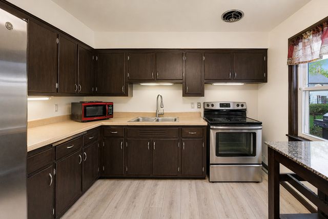 7810 Kilbourn Avenue, Skokie, IL 60076
