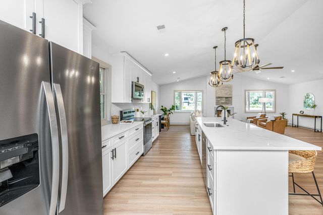 2150 Pierpont Avenue, Charleston, SC 29414