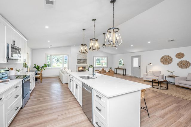 2150 Pierpont Avenue, Charleston, SC 29414