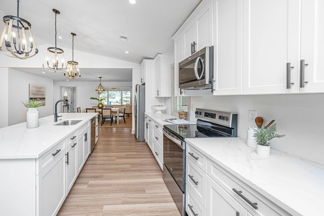 2150 Pierpont Avenue, Charleston, SC 29414