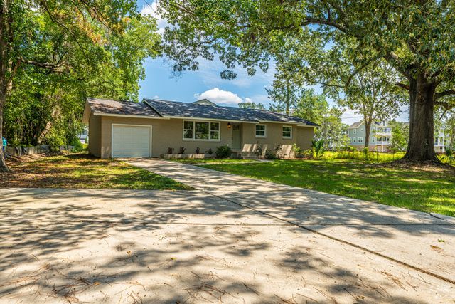 2150 Pierpont Avenue, Charleston, SC 29414