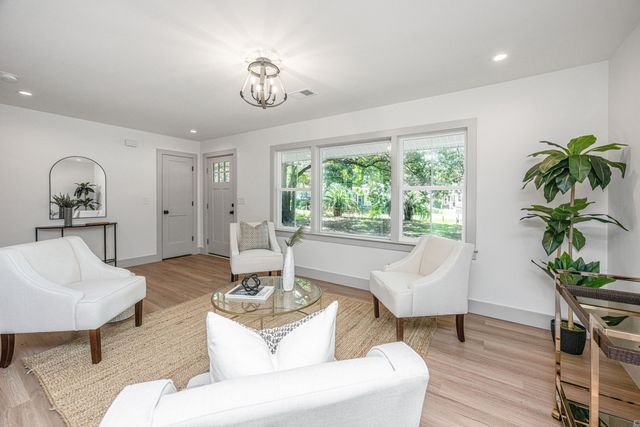 2150 Pierpont Avenue, Charleston, SC 29414