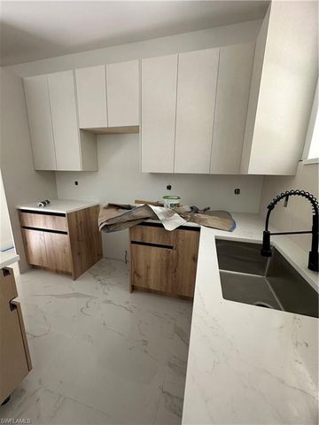 1073 Sherwin ST, Port Charlotte, FL 33953