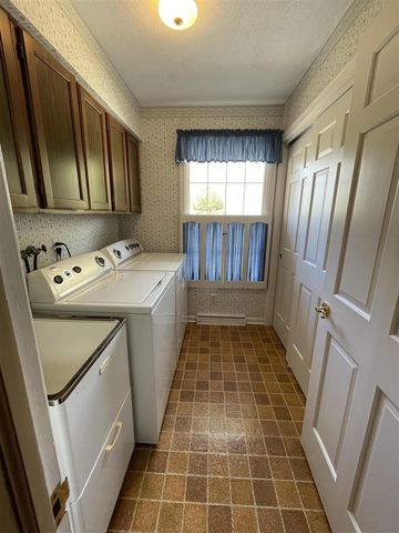 4481 Cleveland Avenue, Stevensville, MI 49127