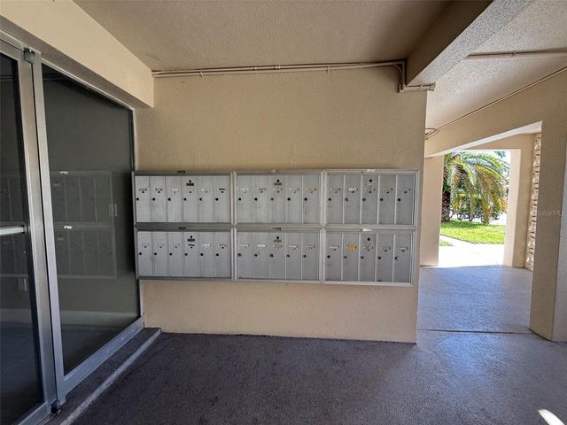 4455 DUHME ROAD 305, St Petersburg, FL 33708