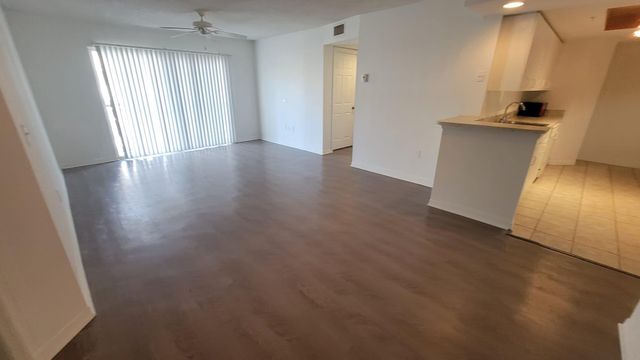 4197 N Haverhill Road 208, West Palm Beach, FL 33417