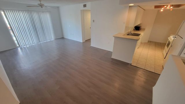 4197 N Haverhill Road 208, West Palm Beach, FL 33417