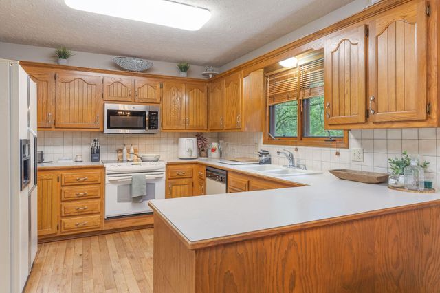 5 Treetop Drive, Kimberling City, MO 65686