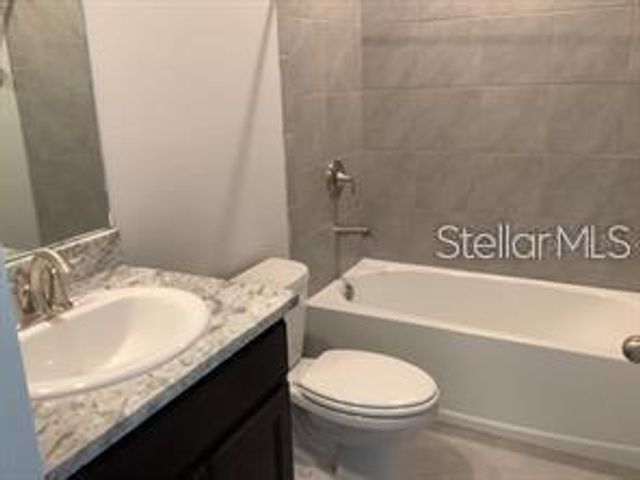 5324 GROVE MILL LOOP, Lakewood Ranch, FL 34211