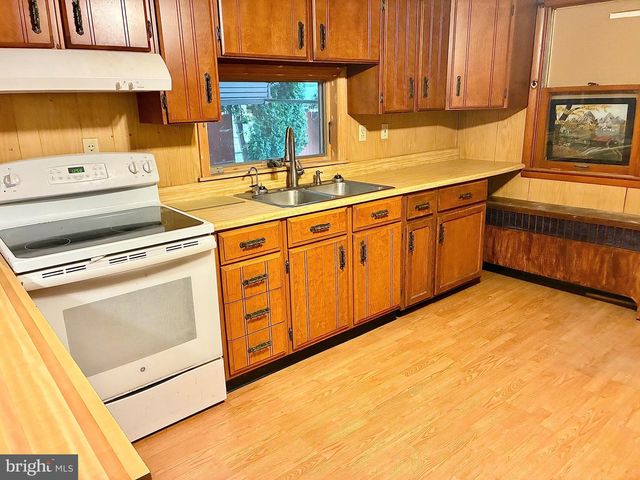 323 N HOBART ST, Gordon, PA 17936