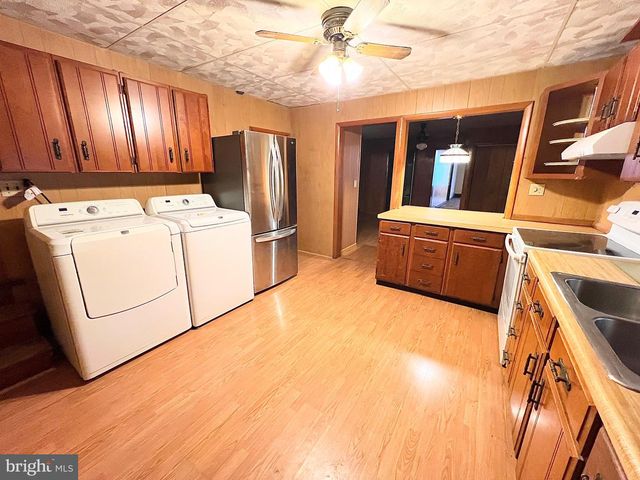 323 N HOBART ST, Gordon, PA 17936