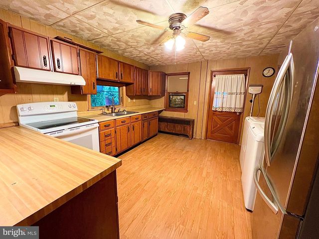 323 N HOBART ST, Gordon, PA 17936