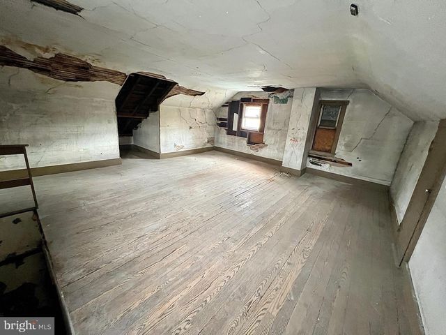 323 N HOBART ST, Gordon, PA 17936