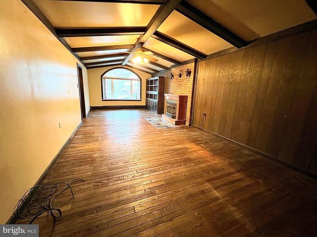 323 N HOBART ST, Gordon, PA 17936