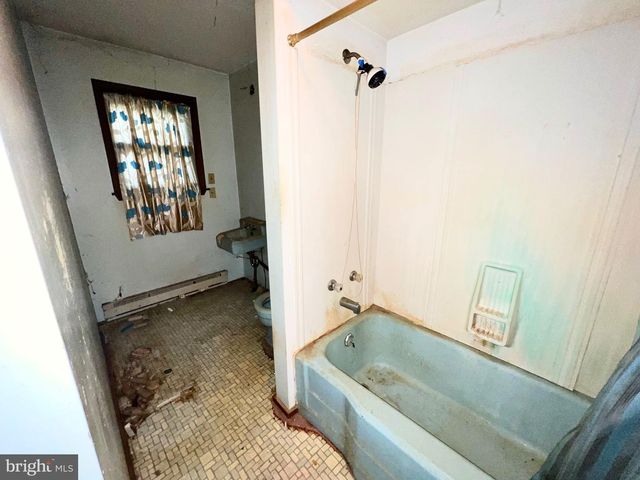 323 N HOBART ST, Gordon, PA 17936