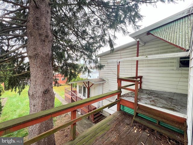 323 N HOBART ST, Gordon, PA 17936