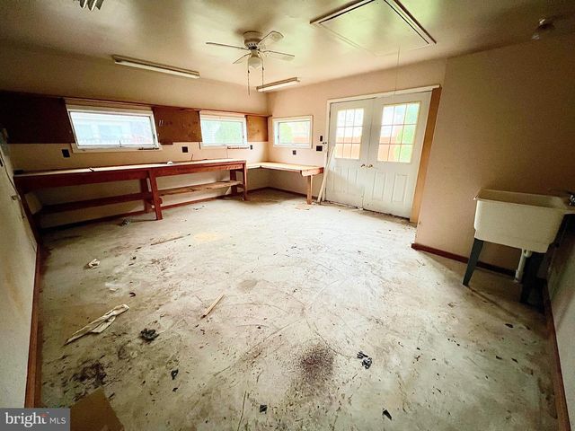 323 N HOBART ST, Gordon, PA 17936