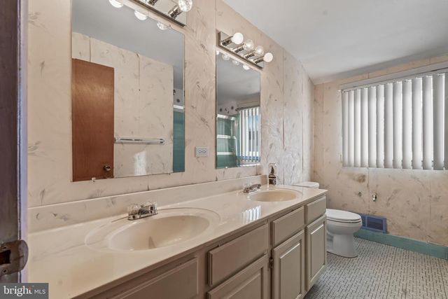 313 ROYAL OAK AVE, Cherry Hill, NJ 08002