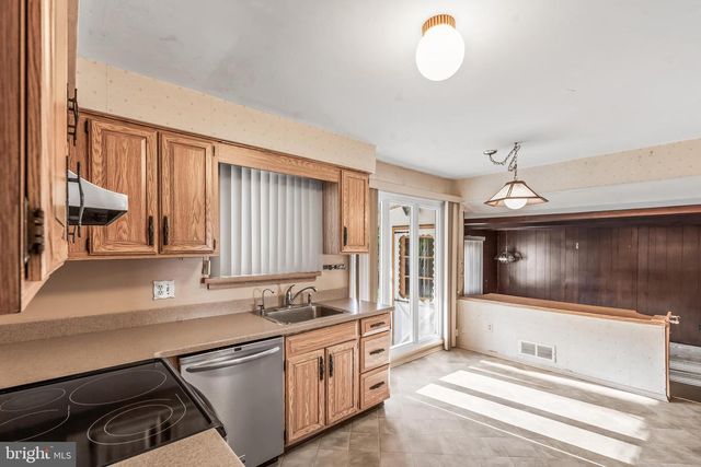 313 ROYAL OAK AVE, Cherry Hill, NJ 08002