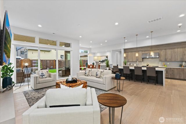 13038 NE 102nd Place, Kirkland, WA 98033