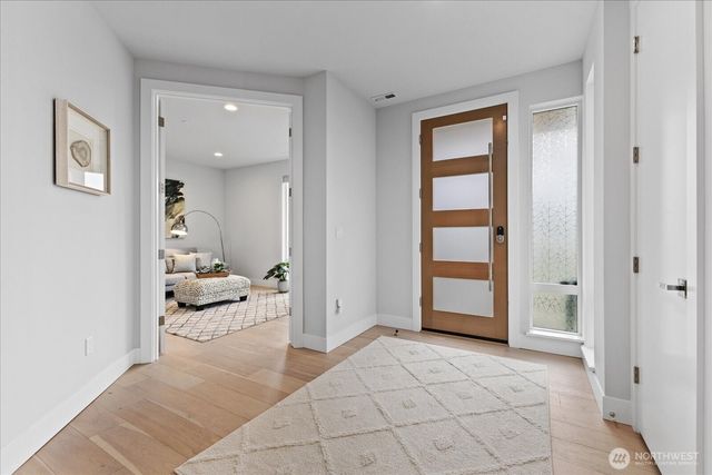 13038 NE 102nd Place, Kirkland, WA 98033
