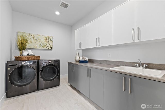 13038 NE 102nd Place, Kirkland, WA 98033