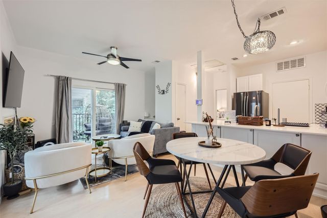 802 S 1st ST 215, Austin, TX 78704